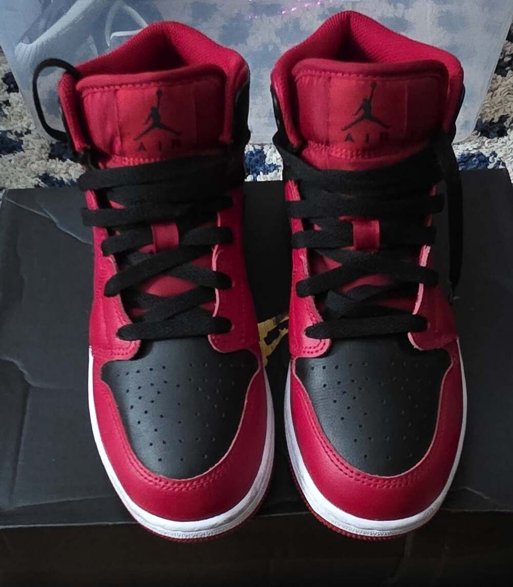 Nike Air Jordan 1 Mid GS Size 6Y Reverse Bred Shoes